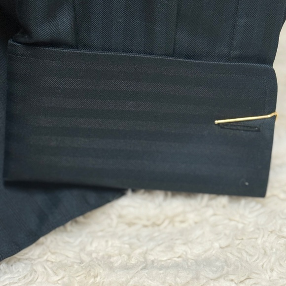 Brioni men’s dress shirt with cuffs - Picture 3 of 6